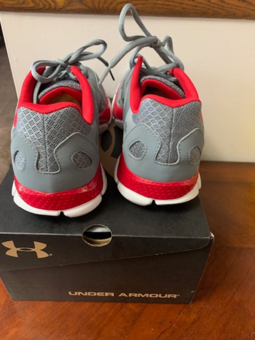 NWT Under Armour gray and red sneakers - Picture 4 of 7